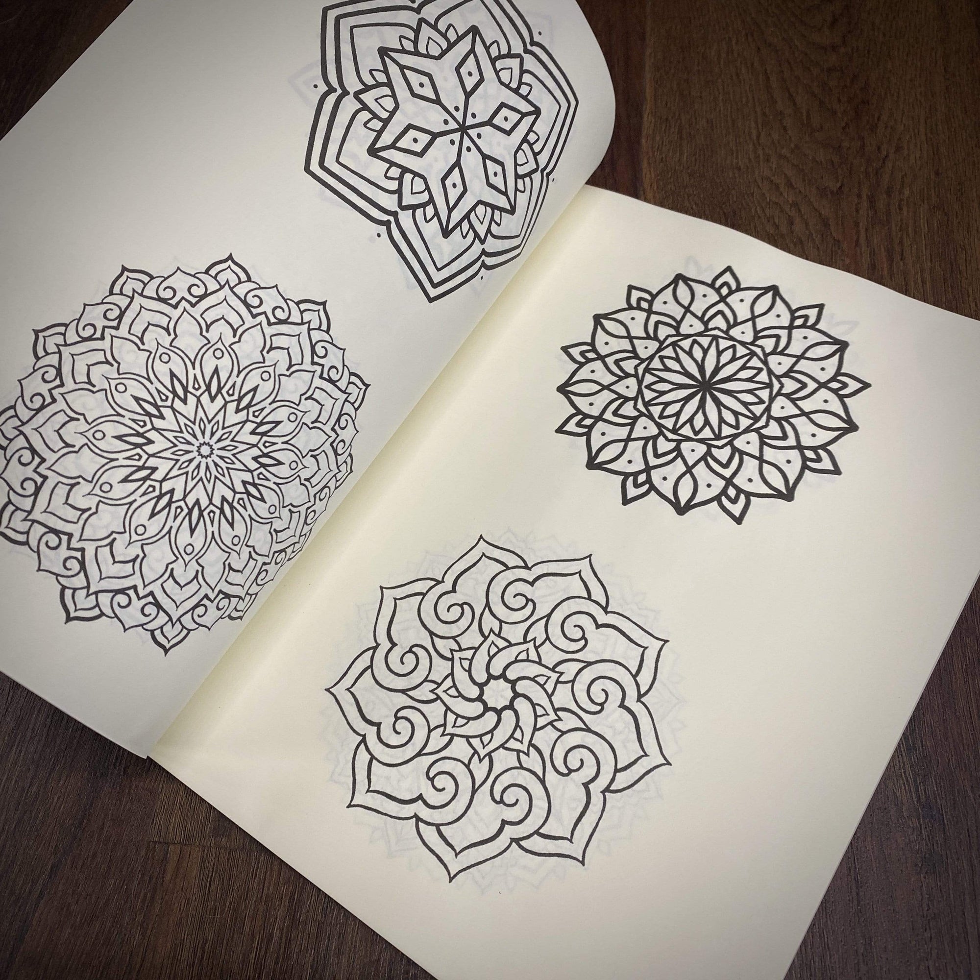 Dickie de Wit Books 100 Mandalas