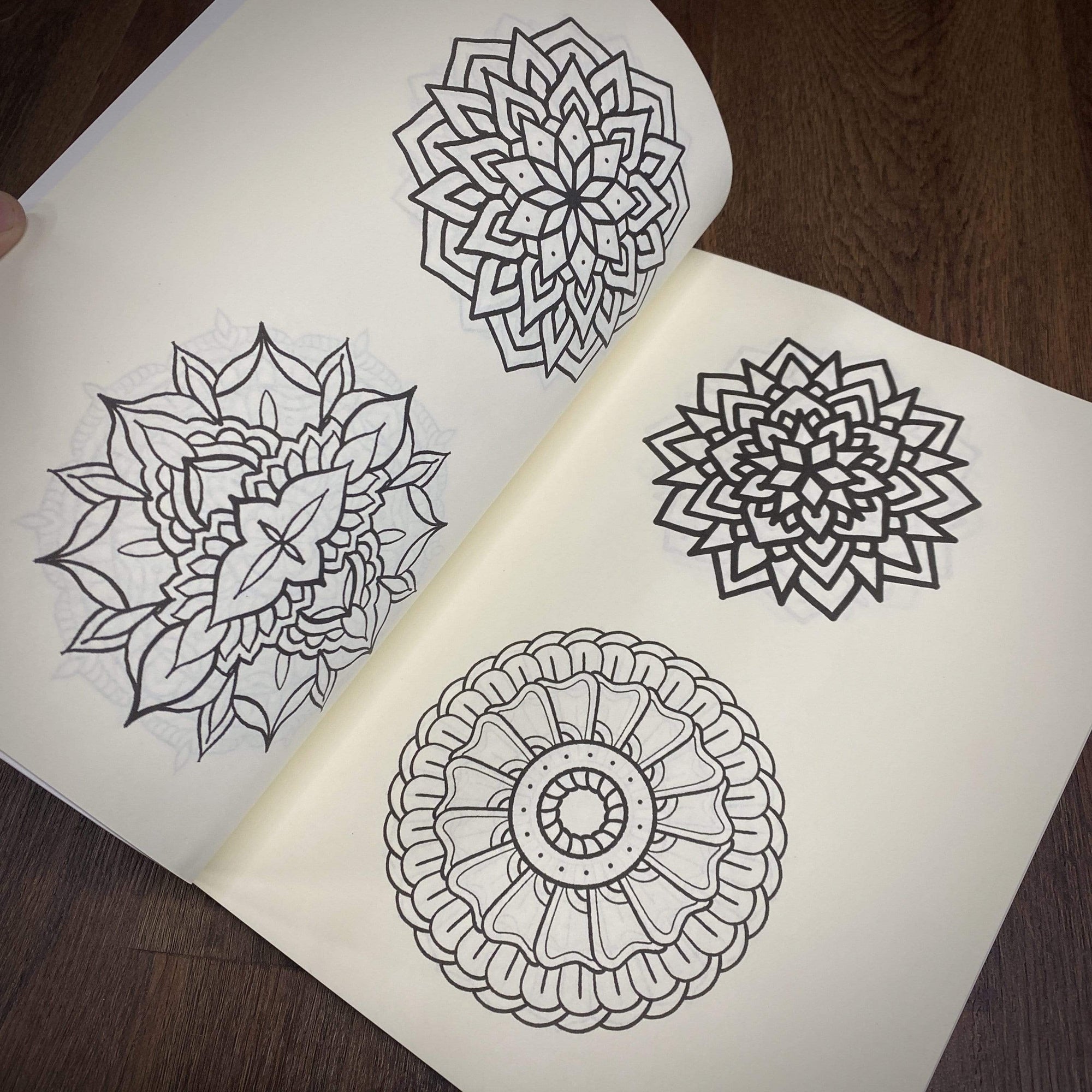 Dickie de Wit Books 100 Mandalas