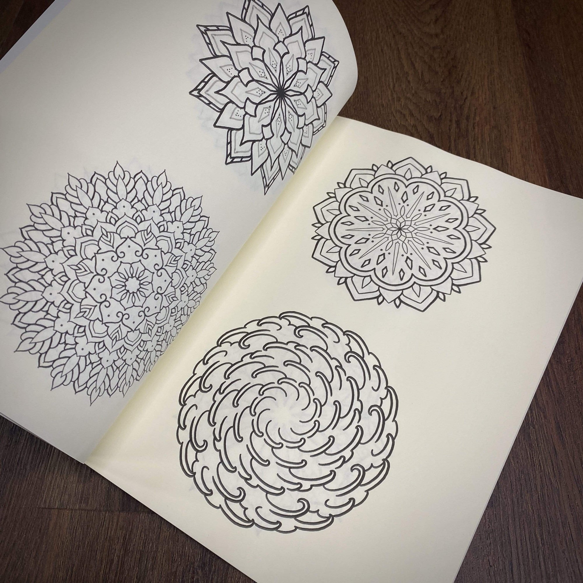 Dickie de Wit Books 100 Mandalas