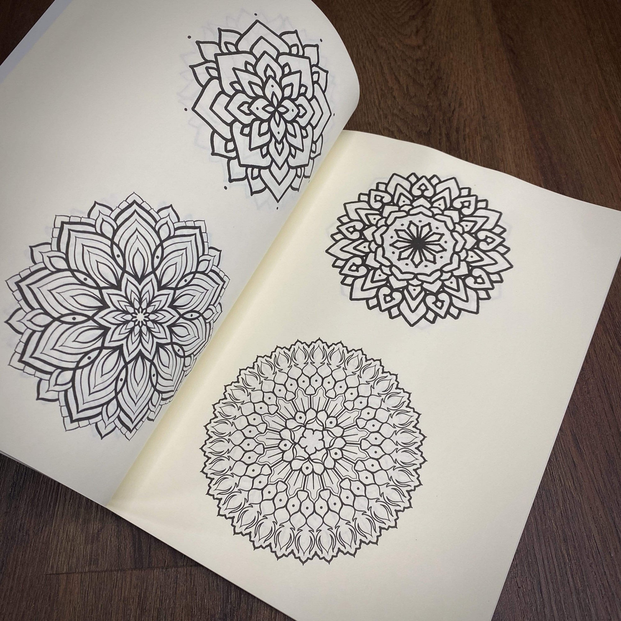 Dickie de Wit Books 100 Mandalas