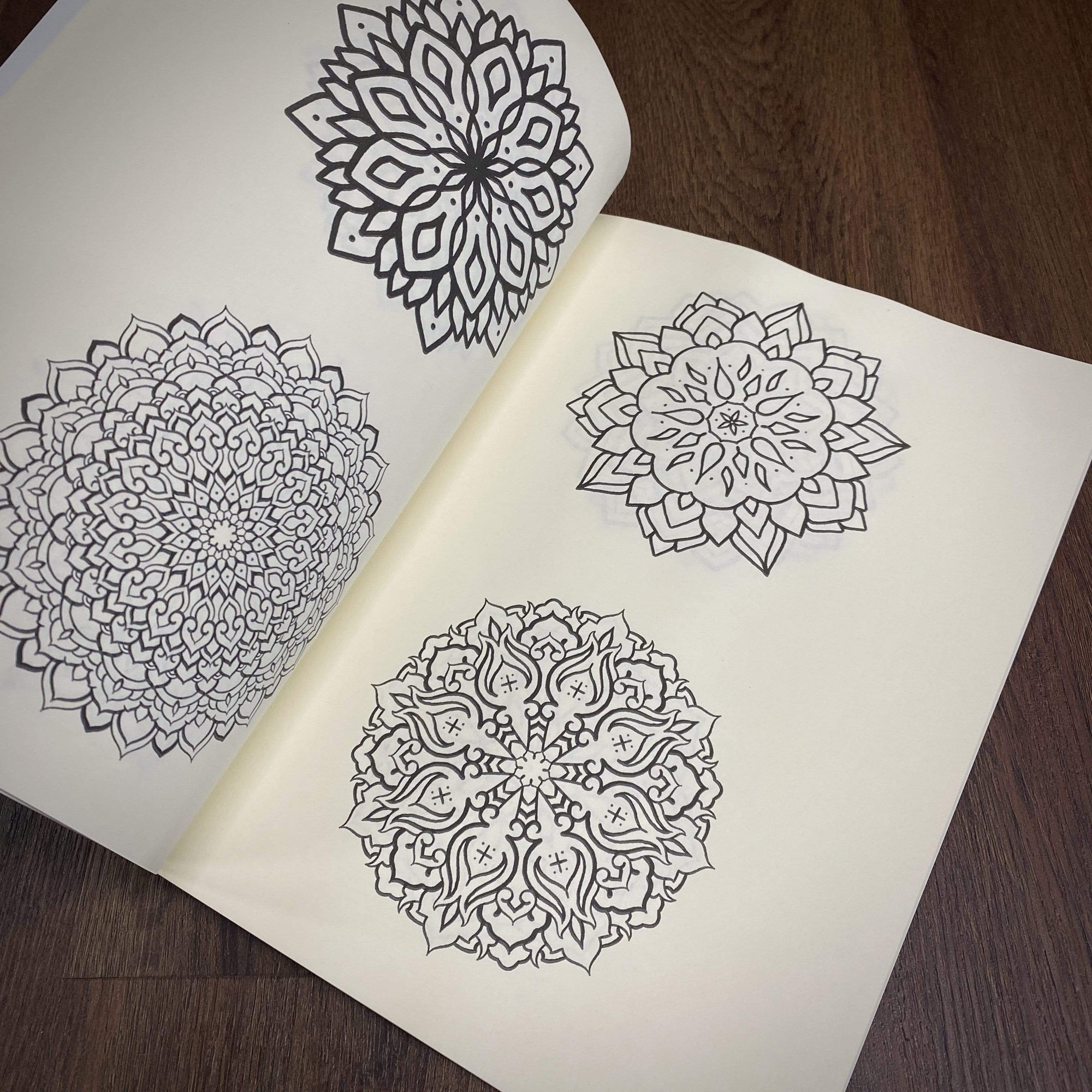 Dickie de Wit Books 100 Mandalas